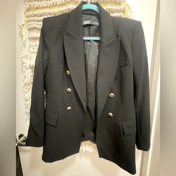 Women’s Black blazer with gold buttons .. size large - Picture 3 of 6